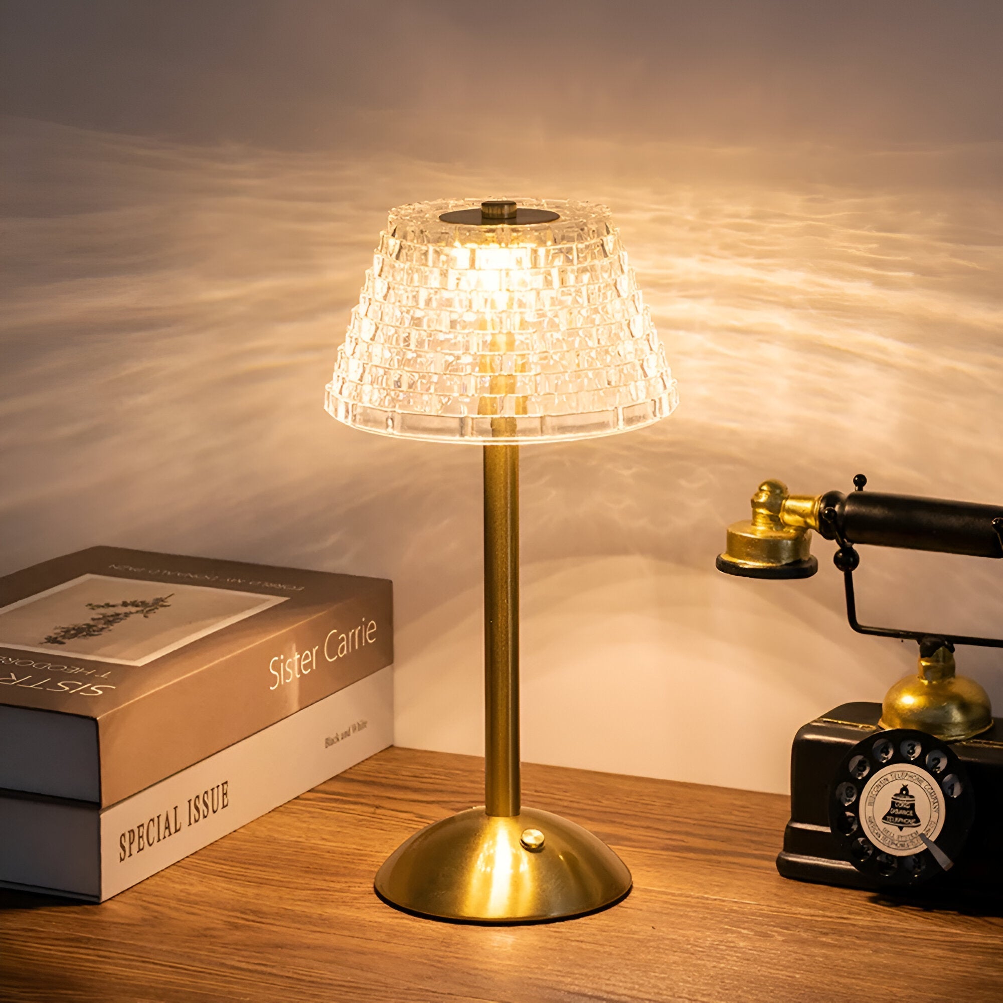CrystalLuxe | Chique draadloze vintage tafellamp