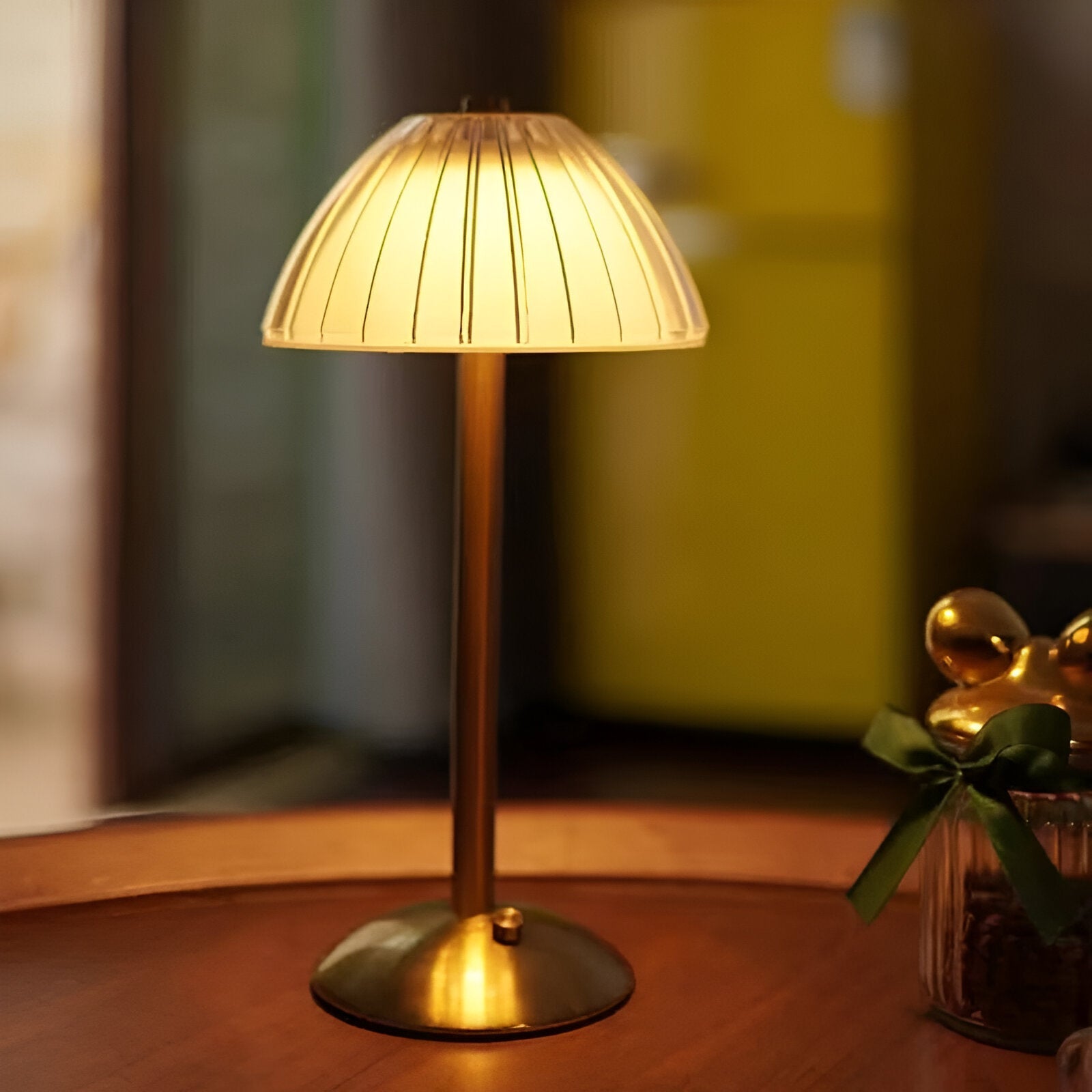 CrystalGlow | Vintage draadloze tafellamp met chic design