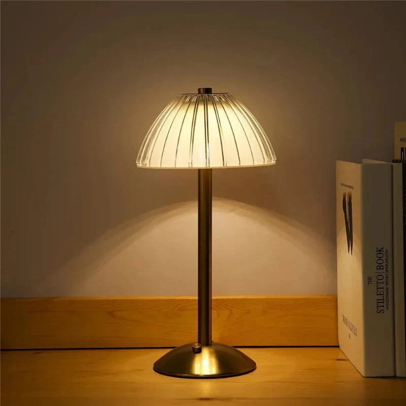 Delicate Light | Driekleurige oplaadbare LED-tafellamp met dimmer