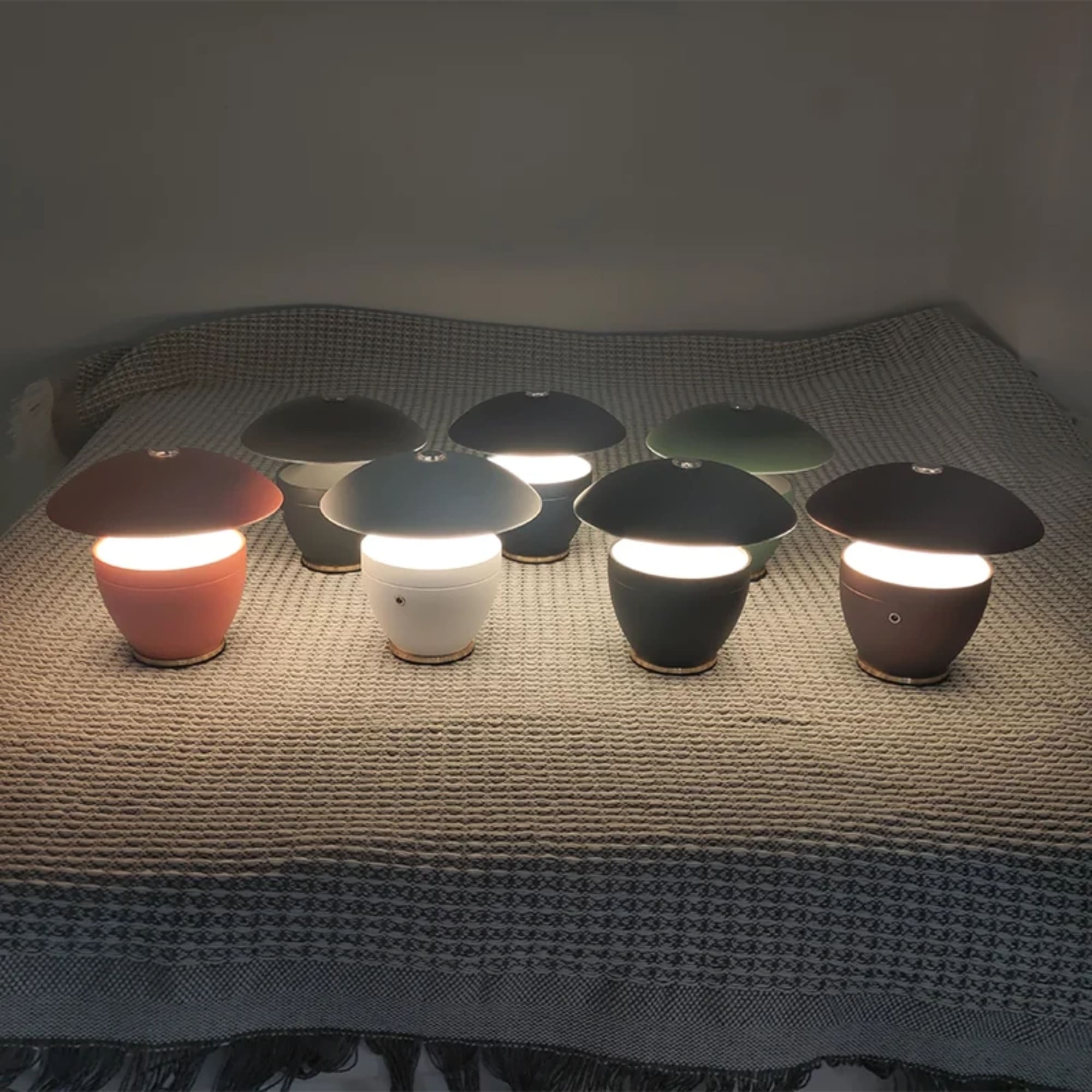 EleganceLumière | Moderne zwarte draadloze LED-lamp