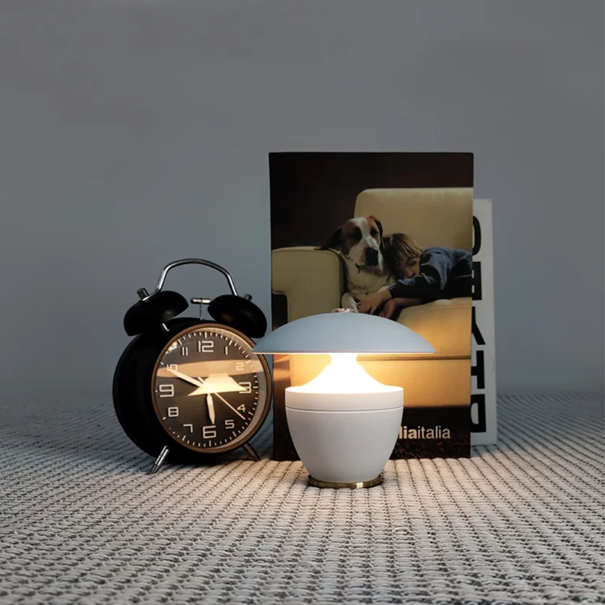 EleganceLumière | Moderne zwarte draadloze LED-lamp